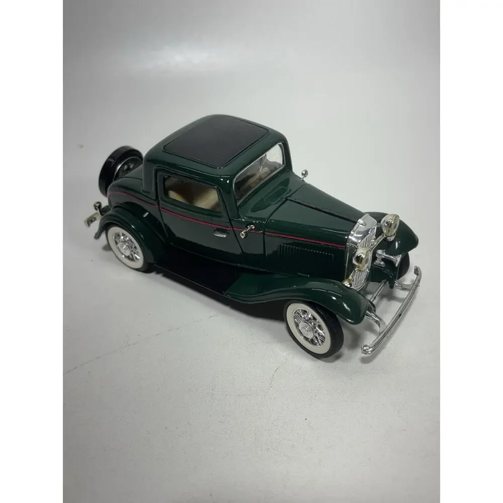 Sunnyside SS7722 1932 Ford 3 Window Coupe 1:24 Diecast Car Green Deuce